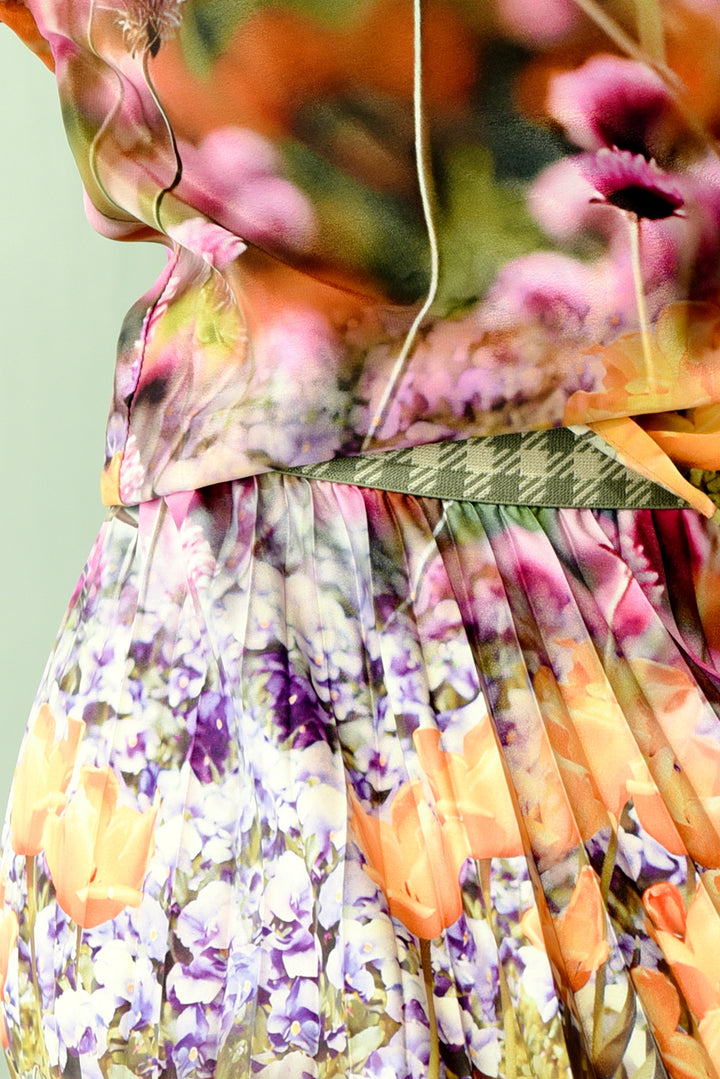 Curate Fall At My Pleat Skirt