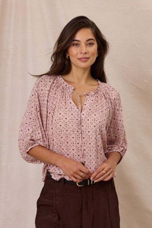 Design Nation Silhouette Blouse